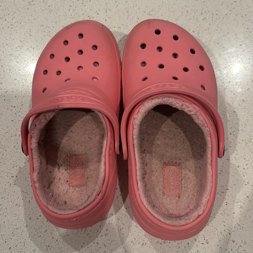 Crocs • kids fur lined clogs